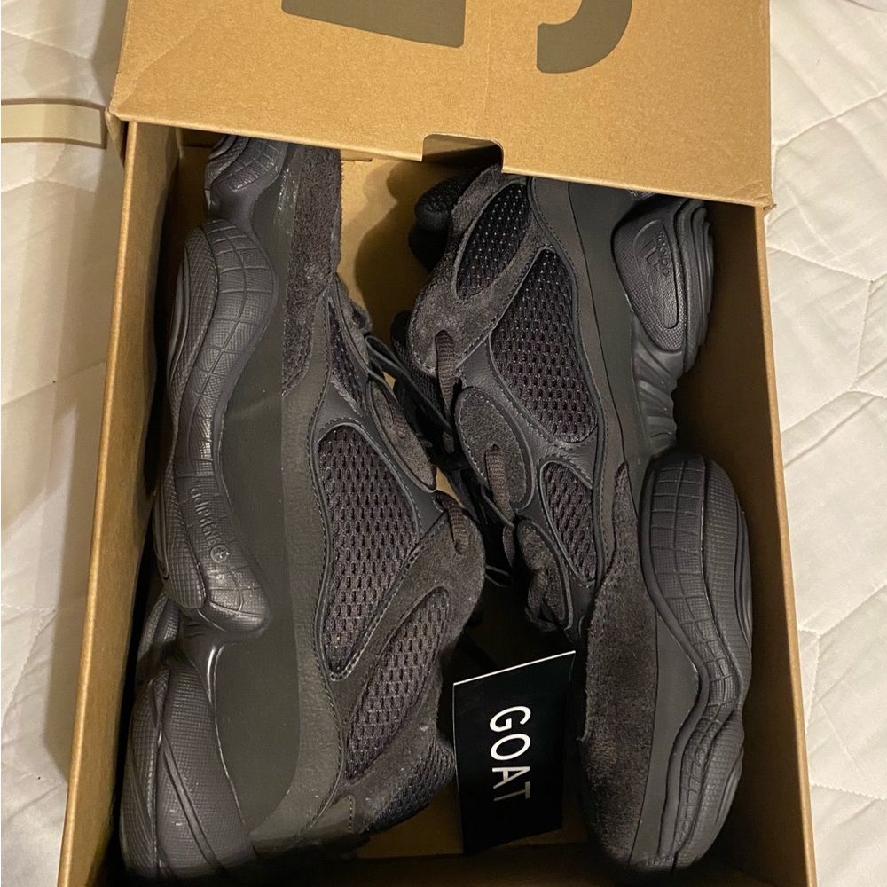 Yeezy Men’s size 12